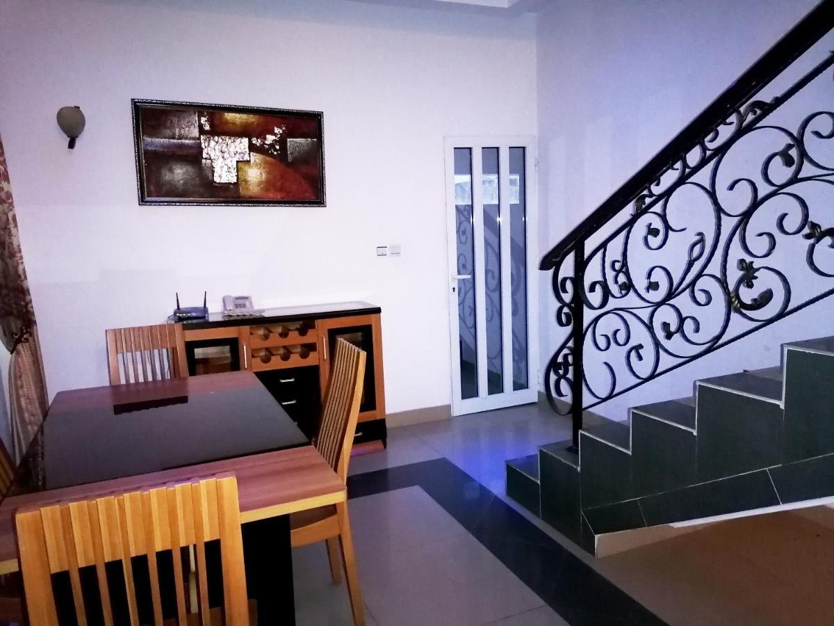Hotel Residence Jeanne D'Arc Cotonou Exterior photo