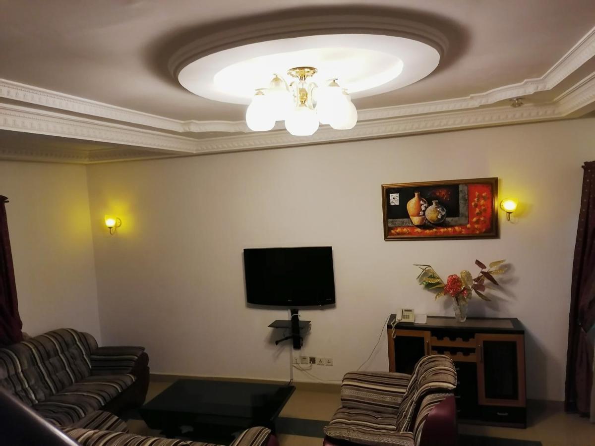 Hotel Residence Jeanne D'Arc Cotonou Exterior photo