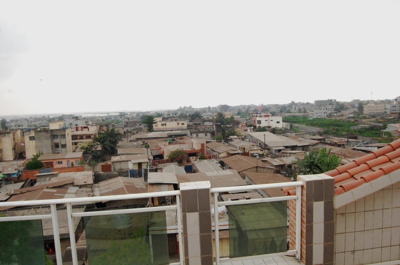 Hotel Residence Jeanne D'Arc Cotonou Exterior photo